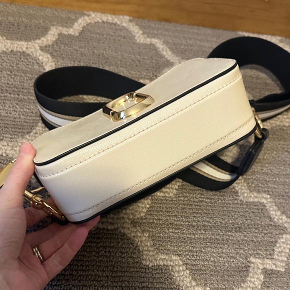 Marc Jacobs Snapshot Black and Cream Crossbody Bag - Picture 11 of 11